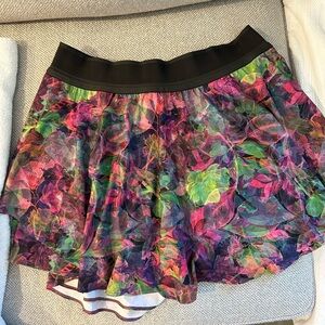 Lululemon skirt size 12